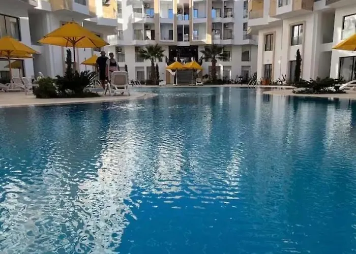 Apartment Cozy Pool View With Access To Bars *