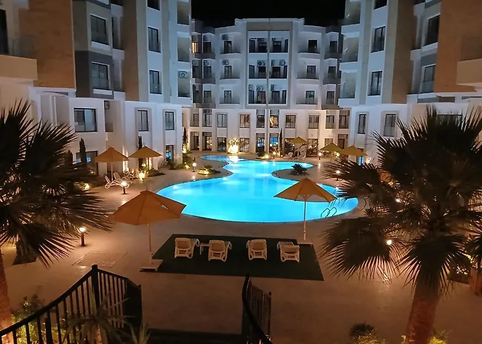 Cozy Pool View With Access To Bars Apartment Hurghada